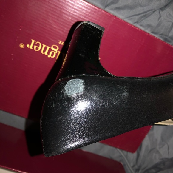 Etienne Aigner Patent leather toe and 2”heel. - Picture 5 of 7